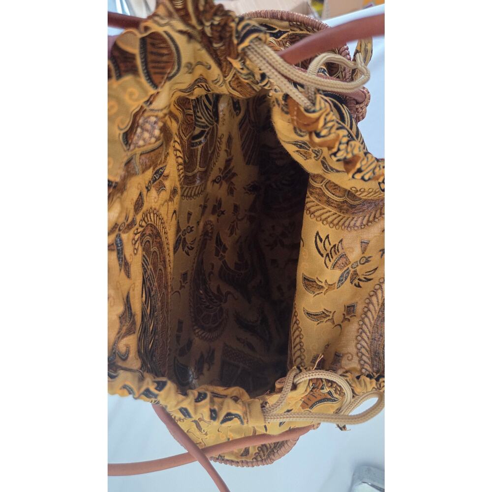 Vintage Handwoven Rattan Purse with Fabric interior, Leather Straps - Picture 4 of 7